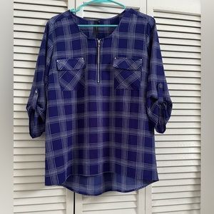 Size M blue and white business shirt.